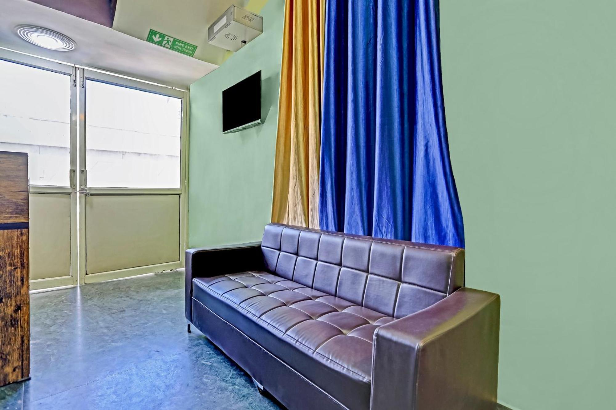 Hotel O Pari Hotel Ghaziabad Zewnętrze zdjęcie