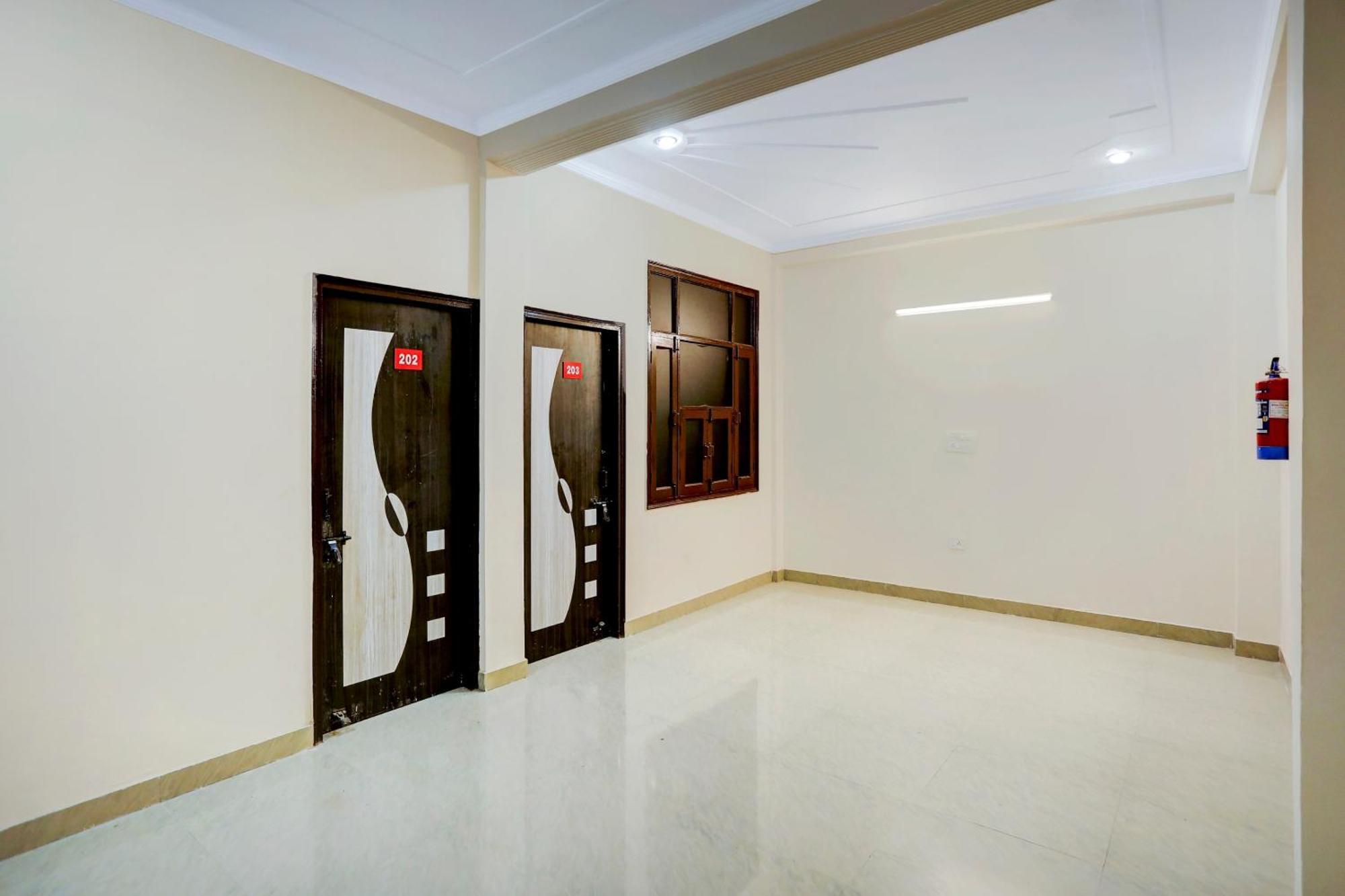 Hotel O Pari Hotel Ghaziabad Zewnętrze zdjęcie